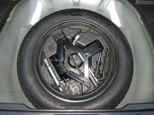 ������̎ԗ��̓X�y�A�^�C�����ڂł��I�W���b�L���̍H��ƈꏏ�ɃT�u�g�����N���ɂ��p�ӂ��Ă���܂��I