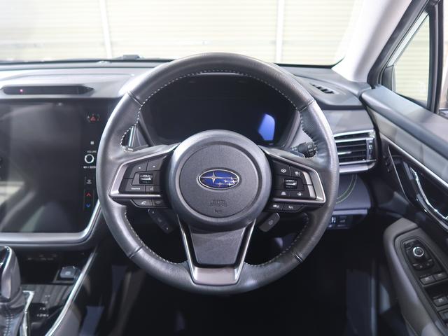 �X�C�b�`�ނ��@�\�I�ɓZ�߂��Ă���A�ی^�V�F�C�v�̂R�{�X�|�[�N�X�e�A�����O�I