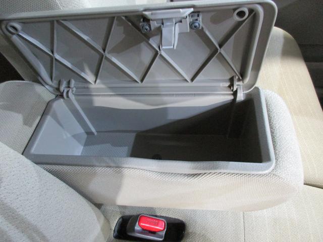 �W���J����Ǝ��[�{�b�N�X�ɂȂ��Ă��܂��B