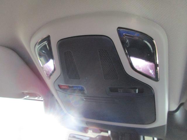 �Â��ꏊ�ł����������邭������k�d�c�X�|�b�g�}�b�v�����v�I�����ɔ��F�̂k�d�c���̗p���A�O�ȏ���̎茳�������������Ŗ��邭�Ƃ炵�A�㎿�ȋ�Ԃ����o���܂��B