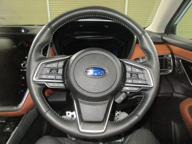 �X�C�b�`�ނ��@�\�I�ɔz�u���ꂽ�R�{�X�|�[�N�X�e�A�����O�I