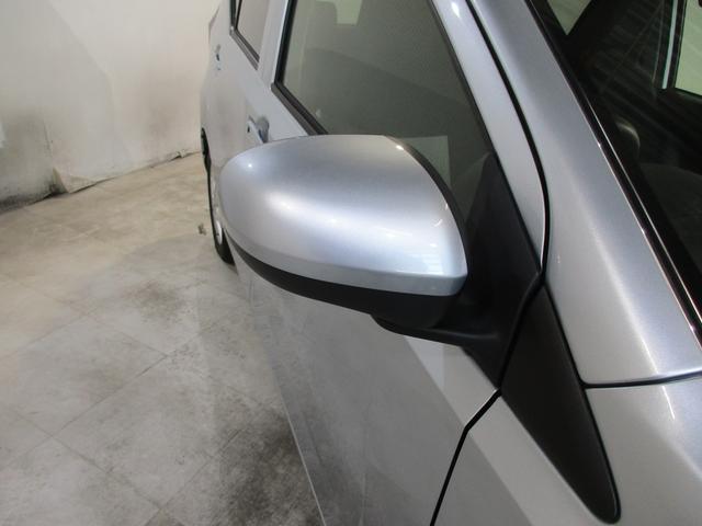 �^�]�Ȃ̃X�C�b�`����Ŏԑ̂ƕ��s�ɐ܂肽���ނ��Ƃ��ł���A�d���i�[�h�A�~���[�I