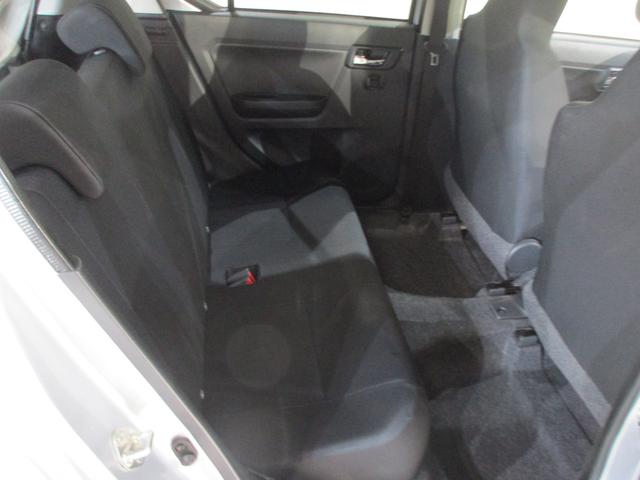 �R���p�N�g�ȃX���[���J�[�ł����l�̂��߂̋�Ԃ͍ő�ɁB��Ȃ͂Ђ��O�ɏ\���ȍL�����m�ۂ��Ă��܂��I