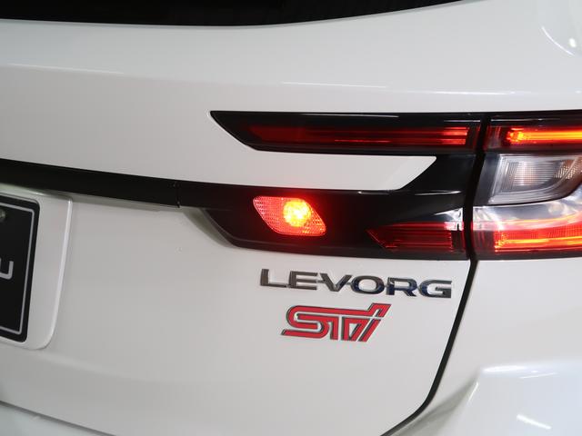 レヴォーグ STI Sport EX EyeSight X搭載車 純正AWスタットレスタイヤ、スペアキー、メンテナンスノート、ドラレコ(13枚目)