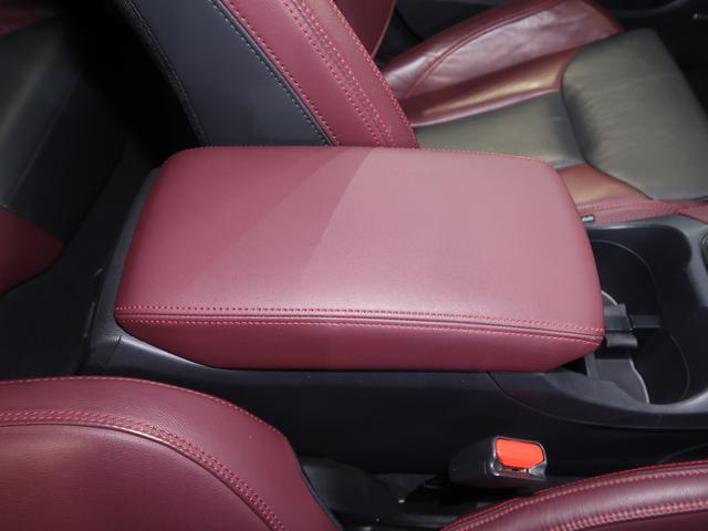 �Ђ��|���Ƃ��Ďg�p�ł���Z���^�[�R���\�[���{�b�N�X�I�W���J����Ǝ��[�X�y�[�X���������܂��B