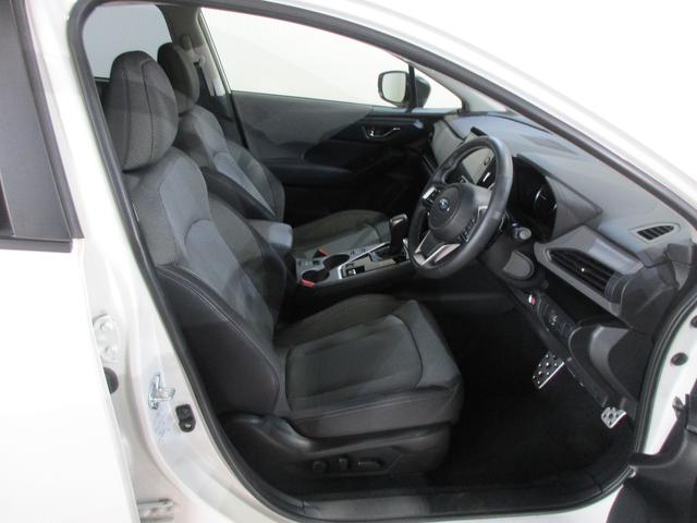 �����ԍ����Ă����ɂ����A�������^�]�ł��y�X�ȃt�����g�V�[�g�I�㔼�g�̓����̓y��ƂȂ鍜�Ղ��x����\�����̗p�B�N���}���h��Ă������h��ɂ������߁A���܂ł����ɂ������K�ȏ��S�n�����͂����܂��B