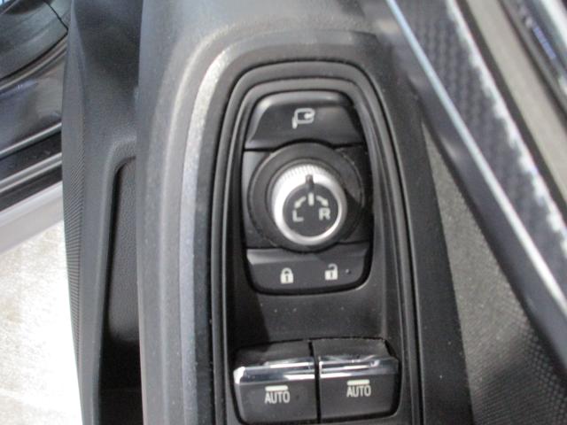 �h�A�~���[�̒����E�i�[�͂�����̃X�C�b�`�ōs���܂��B