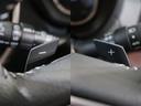 MT感覚のシフト操作が愉しめる「パドルシフト」!ステアリングから手を離さずにシフト操作が可能。Dレンジ走行中でもパドルの操作によって一時的にマニュアルモードに移行できます。