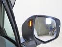 スバルリヤビークルディテクション搭載!ドアミラーからは見えにくい場所にいる車両を検知して、車線変更時に衝突の危険がある場合にはドアミラー内側のLEDインジケーターや警報音で注意を促してくれる機能です。
