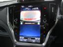 スイッチ操作や後退時には大型センターモニターには各部に取り付けられたカメラの映像を表示させることでドライバーからは死角になる場所も確認することが出来舞うs。