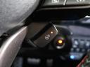 寒い日も素早く手元を温めるステアリングヒーター装備！運転中に触れることの多いエリアが温まり、冬季や寒冷地でも快適に運転できます。作動させてから３０分後に自動的にＯＦＦになります。
