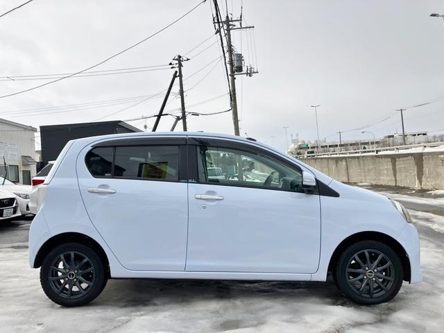 ミライース Ｇｆ　４ＷＤ　電動格納ミラー　パワーウインドウ　キーレス　エアコン　横滑り防止装置　アイドリングストップ　夏冬タイヤ付（7枚目）