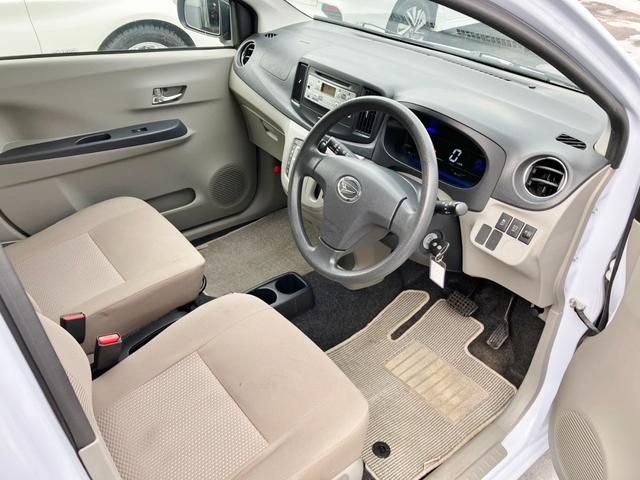 ミライース Ｇｆ　４ＷＤ　電動格納ミラー　パワーウインドウ　キーレス　エアコン　横滑り防止装置　アイドリングストップ　夏冬タイヤ付（10枚目）