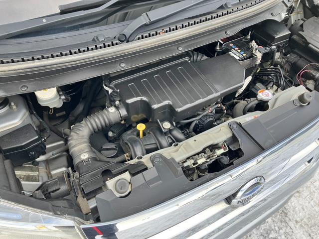 デイズ ハイウェイスター　Ｘ　４ＷＤ　純正ナビ　エンジンスターター　アラウンドビューモニター　シートヒーター　ＥＴＣ　ＨＩＤ　フルセグＴＶ　オートエアコン　電動格納ミラー　アイドリングストップ　スマートキー　夏冬タイヤ付（21枚目）