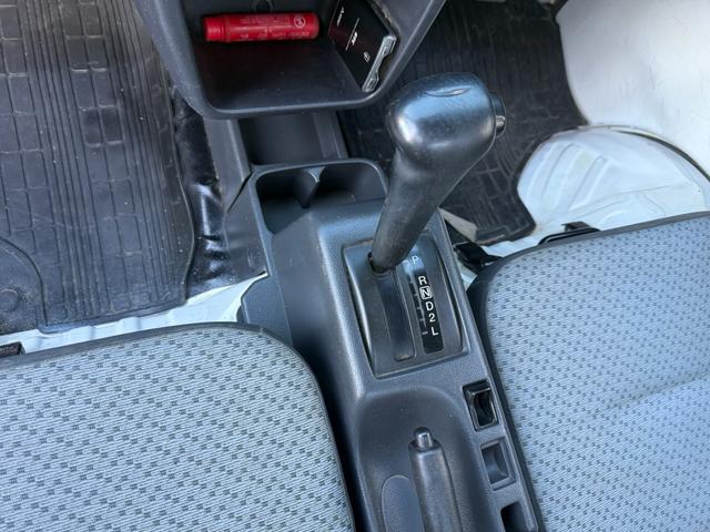 キャリイトラック KC 4WD オートマ(9枚目)