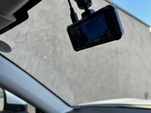 前方ドライブレコーダーがついております。