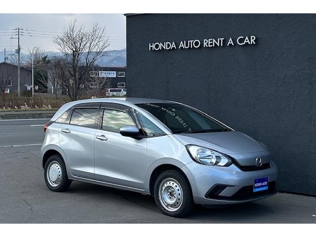 フィット ベーシック　４ＷＤ　純正ナビ　リアカメラ　ホンダセンシング　電子制御パーキングブレーキ　ワンオーナー（7枚目）