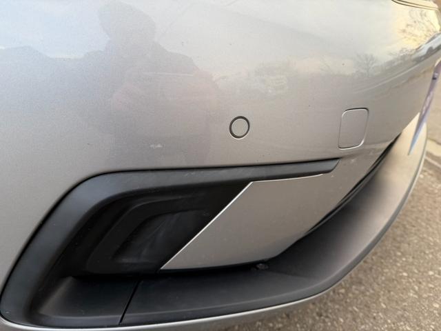 フィット ベーシック　４ＷＤ　純正ナビ　リアカメラ　ホンダセンシング　電子制御パーキングブレーキ　ワンオーナー（10枚目）