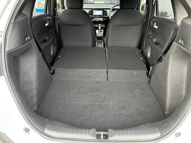 フィット ベーシック　４ＷＤ　純正ナビ　リアカメラ　ホンダセンシング　電子制御パーキングブレーキ　ワンオーナー（21枚目）