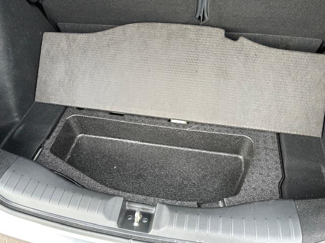 フィット ベーシック　４ＷＤ　純正ナビ　リアカメラ　ホンダセンシング　電子制御パーキングブレーキ　ワンオーナー（22枚目）