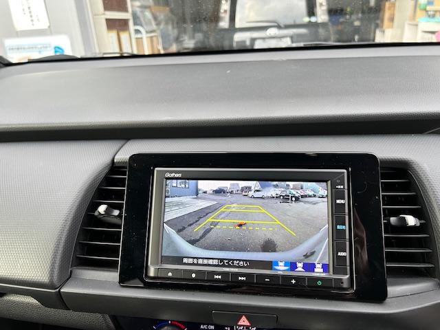 フィット ベーシック　４ＷＤ　純正ナビ　リアカメラ　ホンダセンシング　電子制御パーキングブレーキ　ワンオーナー（27枚目）