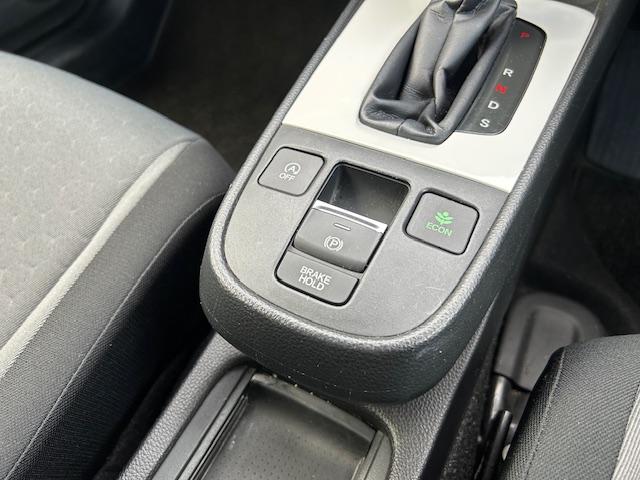 フィット ベーシック　４ＷＤ　純正ナビ　リアカメラ　ホンダセンシング　電子制御パーキングブレーキ　ワンオーナー（31枚目）