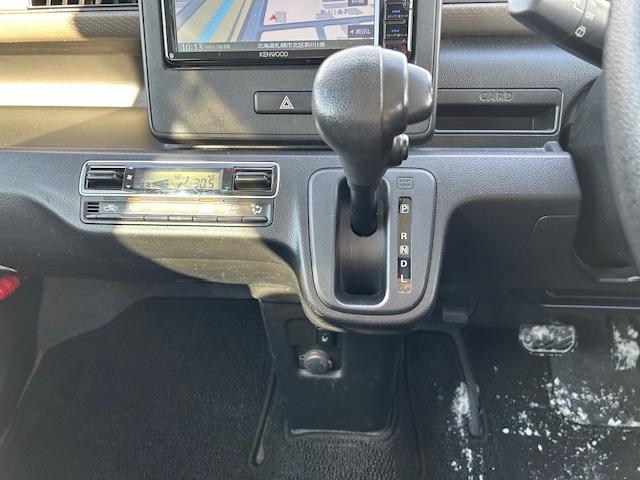 ワゴンR 昇降シート FX ナビ 4WD リアカメラ 助手席回転シート 運転席シートヒーター(10枚目)