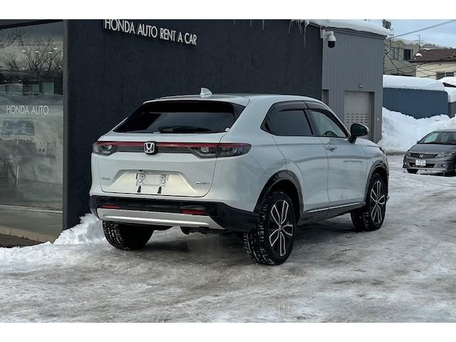 ヴェゼル ｅ：ＨＥＶ　Ｚ　メーカーＯＰ９インチナビ　フルセグＴＶ　バックモニター　パワーバックドア　ワイヤレス充電　シートヒーター　ＬＥＤヘッドライト（8枚目）