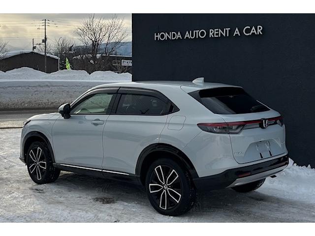 ヴェゼル ｅ：ＨＥＶ　Ｚ　メーカーＯＰ９インチナビ　フルセグＴＶ　バックモニター　パワーバックドア　ワイヤレス充電　シートヒーター　ＬＥＤヘッドライト（9枚目）