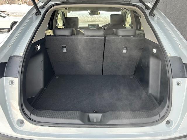 ヴェゼル ｅ：ＨＥＶ　Ｚ　メーカーＯＰ９インチナビ　フルセグＴＶ　バックモニター　パワーバックドア　ワイヤレス充電　シートヒーター　ＬＥＤヘッドライト（29枚目）