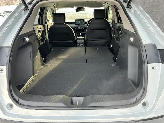 ヴェゼル ｅ：ＨＥＶ　Ｚ　メーカーＯＰ９インチナビ　フルセグＴＶ　バックモニター　パワーバックドア　ワイヤレス充電　シートヒーター　ＬＥＤヘッドライト（32枚目）