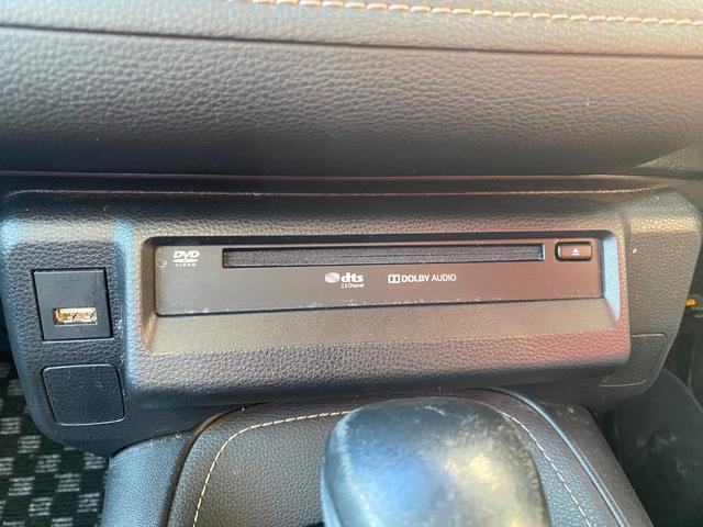 カローラツーリング ハイブリッド　ダブルバイビー　４ＷＤ　純正エンジンスターター　純正９インチコネクティッドナビ　ＡｐｐｌｅＣａｒＰｌａｙ／ＡｎｄｒｏｉｄＡｕｔｏ　ＤＶＤ再生　ＵＳＢポート　ＥＴＣ　Ｂカメラ　ＡＣ１００Ｖ／１５００Ｗ　電動パーキング（4枚目）