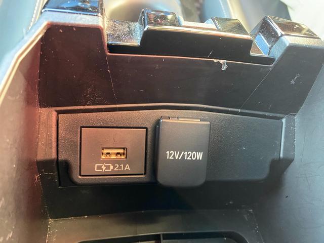 カローラツーリング ハイブリッド　ダブルバイビー　４ＷＤ　純正エンジンスターター　純正９インチコネクティッドナビ　ＡｐｐｌｅＣａｒＰｌａｙ／ＡｎｄｒｏｉｄＡｕｔｏ　ＤＶＤ再生　ＵＳＢポート　ＥＴＣ　Ｂカメラ　ＡＣ１００Ｖ／１５００Ｗ　電動パーキング（25枚目）