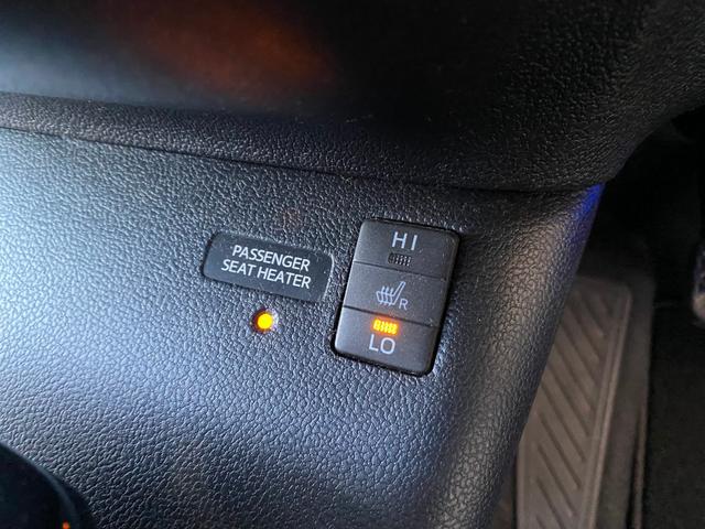 プリウス Ａツーリングセレクション　４ＷＤ　モデリスタエアロ　純正９インチナビ　フルセグ　Ｂカメラ　クルーズコントロール　Ｆシートヒーター　ＨＵＤ　ＢＳＭ　オートハイビーム　ビルトインＥＴＣ　車高調（3枚目）