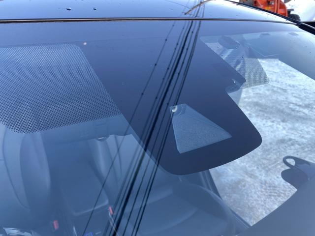 プリウス Ａツーリングセレクション　４ＷＤ　モデリスタエアロ　純正９インチナビ　フルセグ　Ｂカメラ　クルーズコントロール　Ｆシートヒーター　ＨＵＤ　ＢＳＭ　オートハイビーム　ビルトインＥＴＣ　車高調（14枚目）