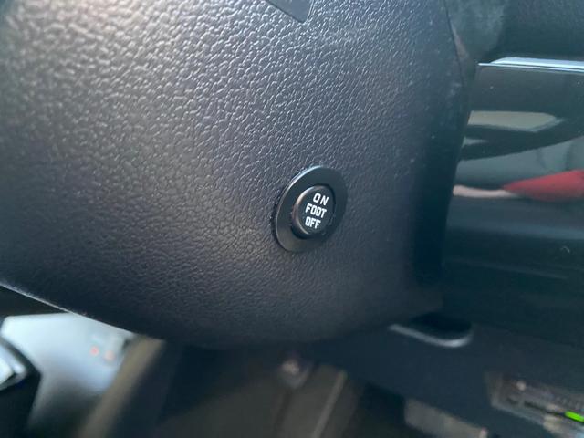 プリウス Ａツーリングセレクション　４ＷＤ　モデリスタエアロ　純正９インチナビ　フルセグ　Ｂカメラ　クルーズコントロール　Ｆシートヒーター　ＨＵＤ　ＢＳＭ　オートハイビーム　ビルトインＥＴＣ　車高調（21枚目）