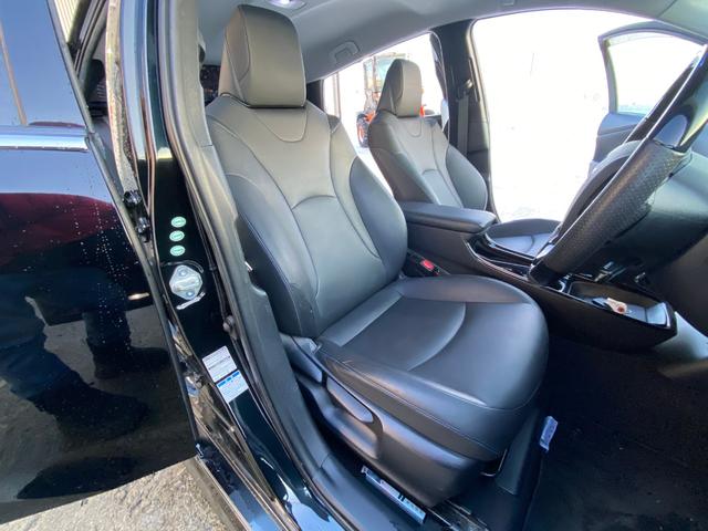 プリウス Ａツーリングセレクション　４ＷＤ　モデリスタエアロ　純正９インチナビ　フルセグ　Ｂカメラ　クルーズコントロール　Ｆシートヒーター　ＨＵＤ　ＢＳＭ　オートハイビーム　ビルトインＥＴＣ　車高調（23枚目）