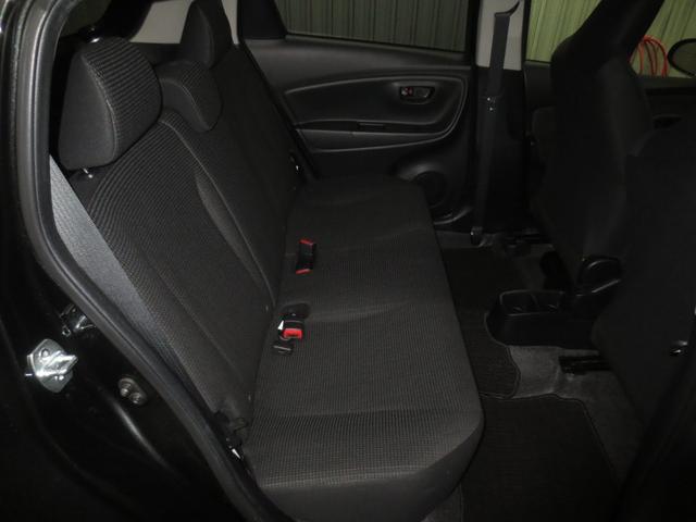 ヴィッツ Ｆ　４ＷＤ　寒冷地仕様　プッシュスタート　ナビＴＶ　Ｂｌｕｅｔｏｏｔｈ　バックカメラ　夏冬タイヤ付（10枚目）