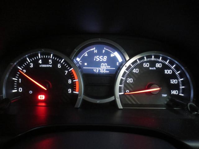 ジムニー ＸＧ　４ＷＤ　５ＭＴ車　キーレス　ＵＳＢオーディオ　走行４３７６６キロ　夏冬タイヤ付（17枚目）