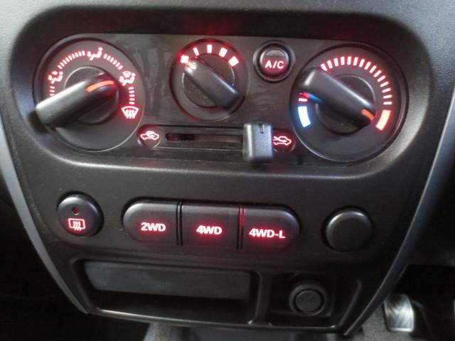ジムニー ＸＧ　４ＷＤ　５ＭＴ車　キーレス　ＵＳＢオーディオ　走行４３７６６キロ　夏冬タイヤ付（20枚目）