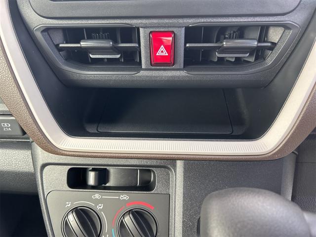 ムーヴ Ｌ　４ＷＤ　バックカメラ　クリアランスソナー　衝突被害軽減システム　オートライト　キーレスエントリー　アイドリングストップ　電動格納ミラー　ＣＶＴ　ＥＳＣ　エアコン　パワーステアリング　パワーウィンドウ（9枚目）