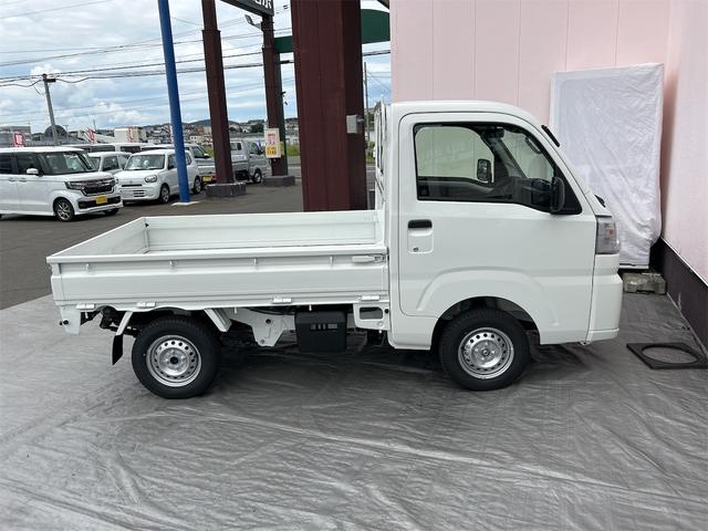 ハイゼットトラック スタンダード　農用スペシャル　４ＷＤ　軽トラック　ＣＶＴ　衝突被害軽減システム　クリアランスソナー　アイドリングストップ　オートライト　ＥＳＣ　エアコン　パワーステアリング　運転席エアバッグ（8枚目）