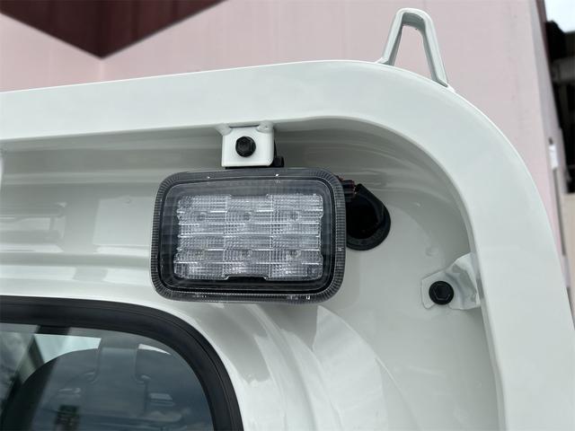 ハイゼットトラック スタンダード　農用スペシャル　４ＷＤ　軽トラック　ＣＶＴ　衝突被害軽減システム　クリアランスソナー　アイドリングストップ　オートライト　ＥＳＣ　エアコン　パワーステアリング　運転席エアバッグ（17枚目）