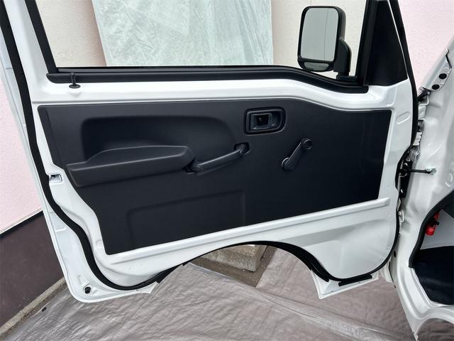 ハイゼットトラック スタンダード　農用スペシャル　４ＷＤ　軽トラック　ＣＶＴ　衝突被害軽減システム　クリアランスソナー　アイドリングストップ　オートライト　ＥＳＣ　エアコン　パワーステアリング　運転席エアバッグ（27枚目）