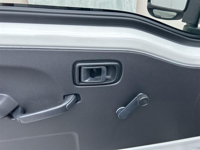 ハイゼットトラック スタンダード　農用スペシャル　４ＷＤ　軽トラック　ＣＶＴ　衝突被害軽減システム　クリアランスソナー　アイドリングストップ　オートライト　ＥＳＣ　エアコン　パワーステアリング　運転席エアバッグ（28枚目）