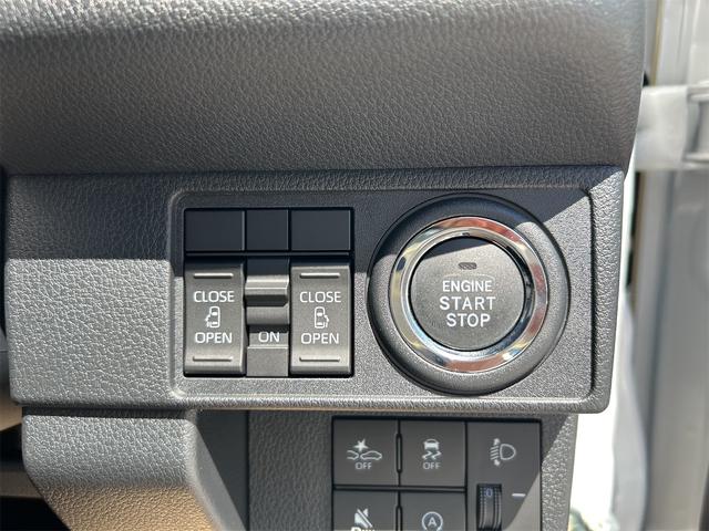 ムーヴキャンバス ストライプスＸ　バックカメラ　両側電動スライドドア　クリアランスソナー　衝突被害軽減システム　オートライト　スマートキー　アイドリングストップ　電動格納ミラー　ベンチシート　ＣＶＴ　ＡＢＳ　ＥＳＣ　エアコン（6枚目）