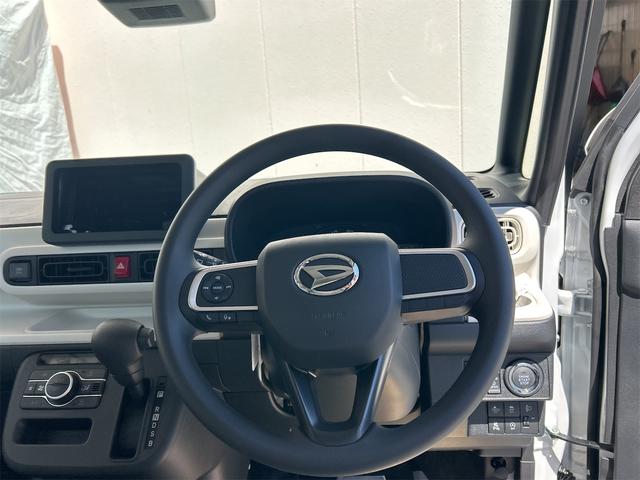 ムーヴキャンバス ストライプスＸ　バックカメラ　両側電動スライドドア　クリアランスソナー　衝突被害軽減システム　オートライト　スマートキー　アイドリングストップ　電動格納ミラー　ＣＶＴ　ＥＳＣ　エアコン　パワーステアリング（6枚目）