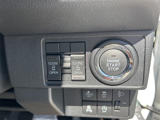 ムーヴキャンバス ストライプスＸ　バックカメラ　両側電動スライドドア　クリアランスソナー　衝突被害軽減システム　オートライト　スマートキー　アイドリングストップ　電動格納ミラー　ＣＶＴ　ＥＳＣ　エアコン　パワーステアリング（7枚目）