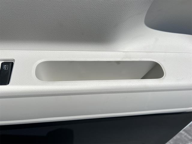 ムーヴキャンバス ストライプスＸ　バックカメラ　両側電動スライドドア　クリアランスソナー　衝突被害軽減システム　オートライト　スマートキー　アイドリングストップ　電動格納ミラー　ＣＶＴ　ＥＳＣ　エアコン　パワーステアリング（45枚目）