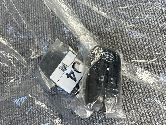 ムーヴキャンバス ストライプスＸ　バックカメラ　両側電動スライドドア　クリアランスソナー　衝突被害軽減システム　オートライト　スマートキー　アイドリングストップ　電動格納ミラー　ＣＶＴ　ＥＳＣ　エアコン　パワーステアリング（47枚目）